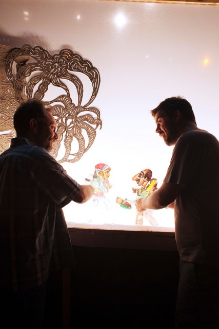 Ο Καραγκιόζης ξαναπαίρνει τ’ όπλο του