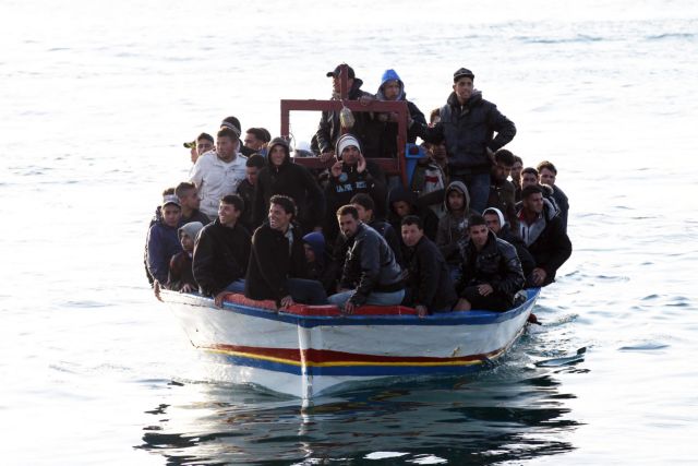 Απόβαση 60 παράνομων μεταναστών στο Αγαθονήσι | tanea.gr