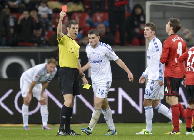 Η ήττα από τη Λεβερκούζεν έφερε νεύρα στη Σάλκε που περιμένει τον Ολυμπιακό