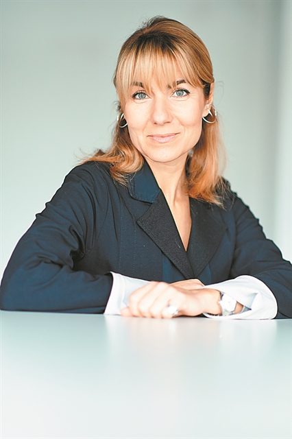 Στο τιμόνι του ΕΜΣΤ