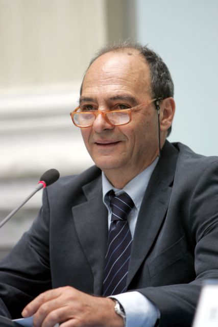 Πέθανε ο Μάνος Χαριτάτος