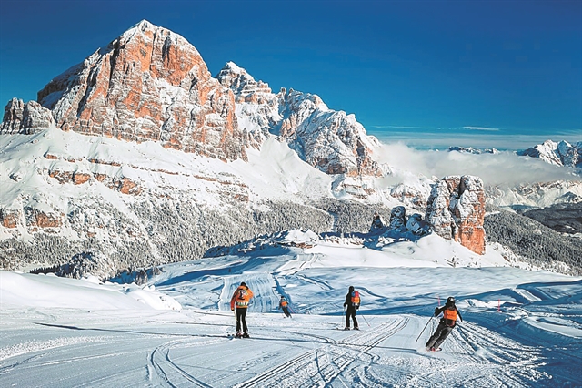 Gstaad και Cortina d’ Ampezzo. Αυτοί που ξέρουν, κρατάνε «θέση» τον Φεβρουάριο