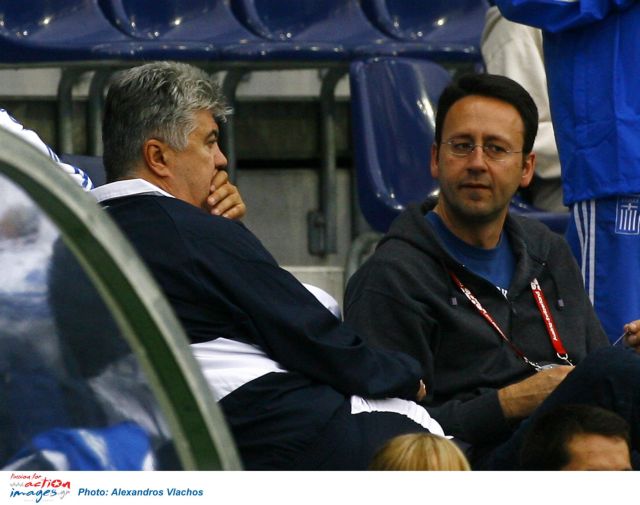 Ξεσκονίζουν ύποπτες συμβάσεις της ΕΠΟ