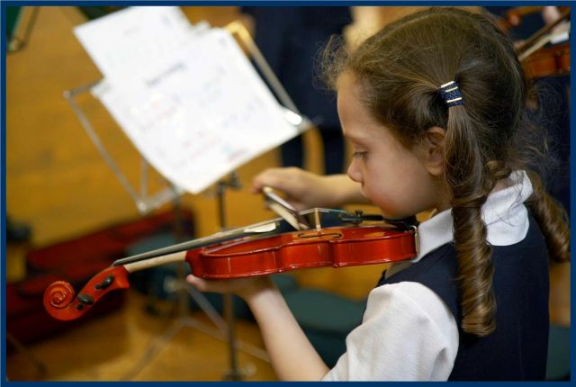 Η οικογένεια επηρεάζει την ευφυΐα των παιδιών, τα μαθήματα μουσικής όχι