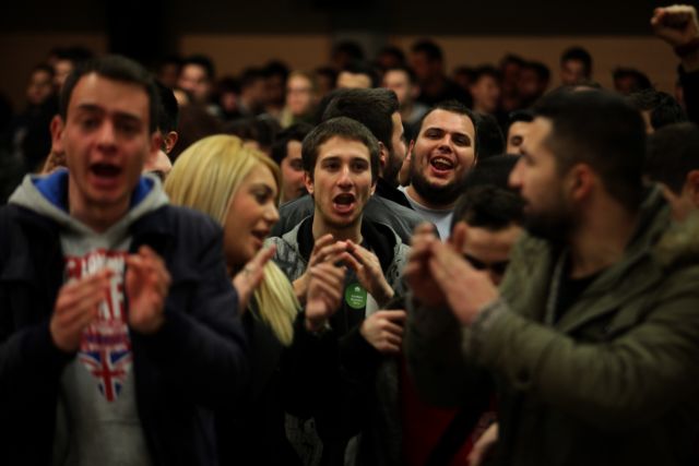 ΠΑΣΟΚ: «Κάντε τόπο στα νιάτα»