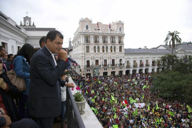 Επανεκλέγεται ο Πρόεδρος του Ισημερινού Ραφαέλ Κορέα