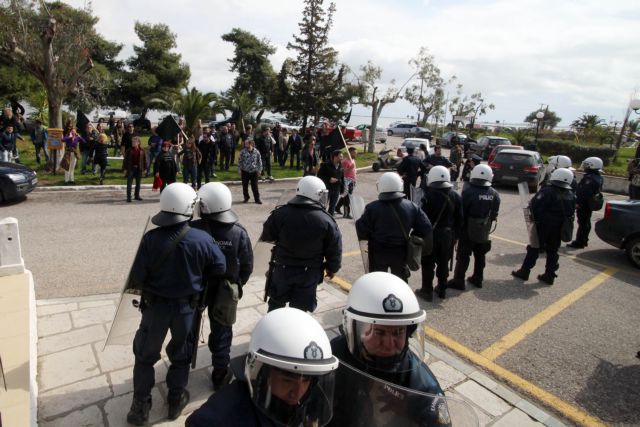 Ενταση στο Μεσολόγγι σε διαμαρτυρία κατά του σχεδίου «Αθηνά»