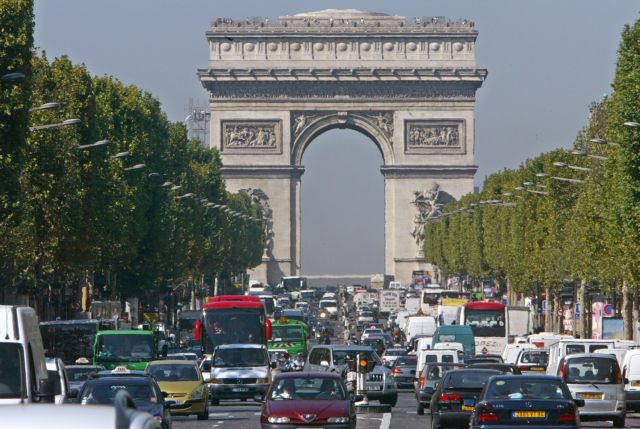 [Η ιστορία της ημέρας] Γάλλοι πολεοδόμοι θέλουν «να διώξουν» 10 εκατομμύρια Παριζιάνους