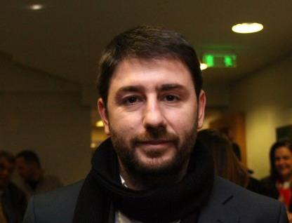 Ενας αντι-Τσίπρας γεννιέται στο ΠΑΣΟΚ