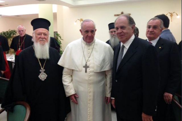 Μήνυμα συμφιλίωσης από το Φανάρι στο Βατικανό