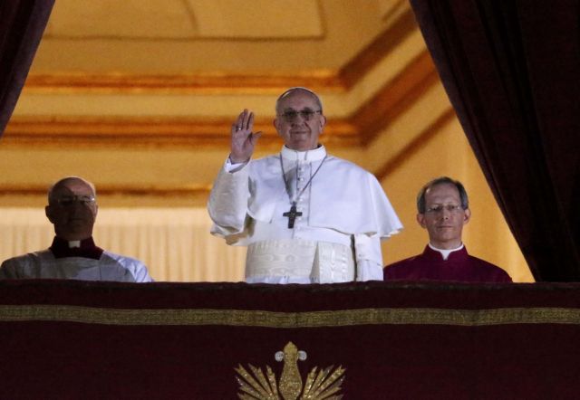 Ενας ταπεινός Ιησουίτης από την Αργεντινή ο νέος Πάπας Φραγκίσκος Α’