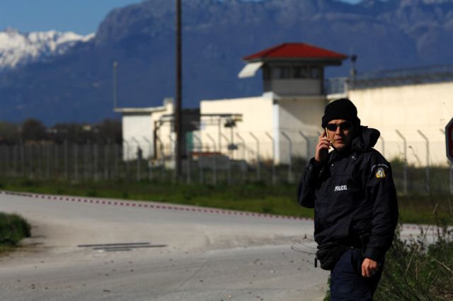 Οι φωτογραφίες των οκτώ δραπετών από την αιματηρή απόδραση στις φυλακές Τρικάλων