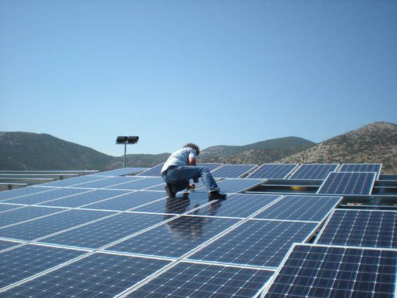 Ψαλιδίζονται και τα παλαιά φωτοβολταϊκά