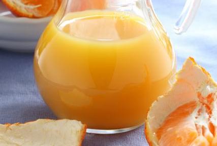 Σπιτική πορτοκαλάδα και λικέρ