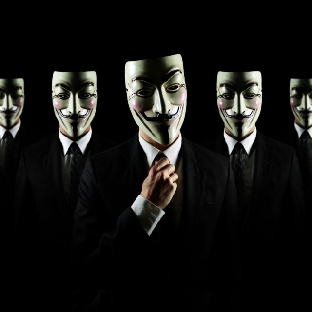 Το προσωπείο του καπιταλισμού