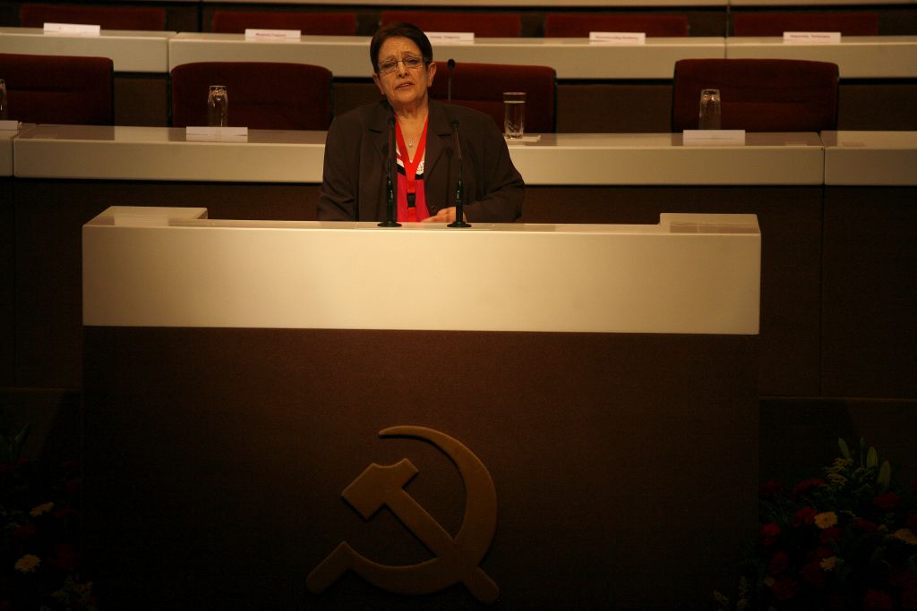 Αυτοκριτική από την Παπαρήγα: «Θα δώσω απαντήσεις στους διαφωνούντες»