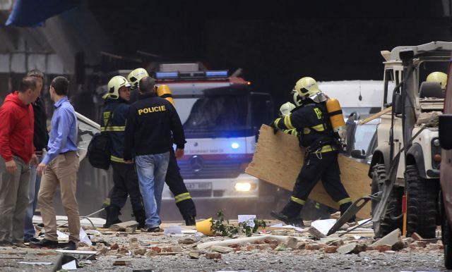 Εκρηξη σε κτίριο στην Πράγα με 40 τραυματίες