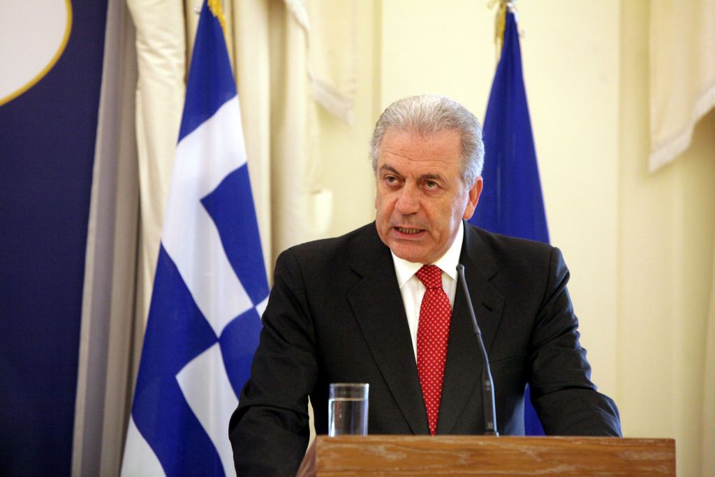 Ο Δημήτρης Αβραμόπουλος θα εκπροσωπήσει την Ελλάδα στην κηδεία της Θάτσερ