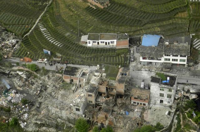 Ανείπωτη τραγωδία: 160 νεκροί και 6.700 τραυματίες από τον σεισμό στην Κίνα