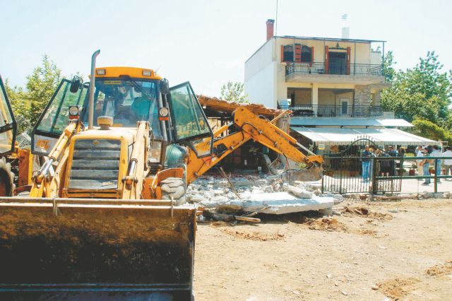 ΣΥΡΙΖΑ: «Η κυβέρνηση ενθαρρύνει την κατασκευή αυθαιρέτων»