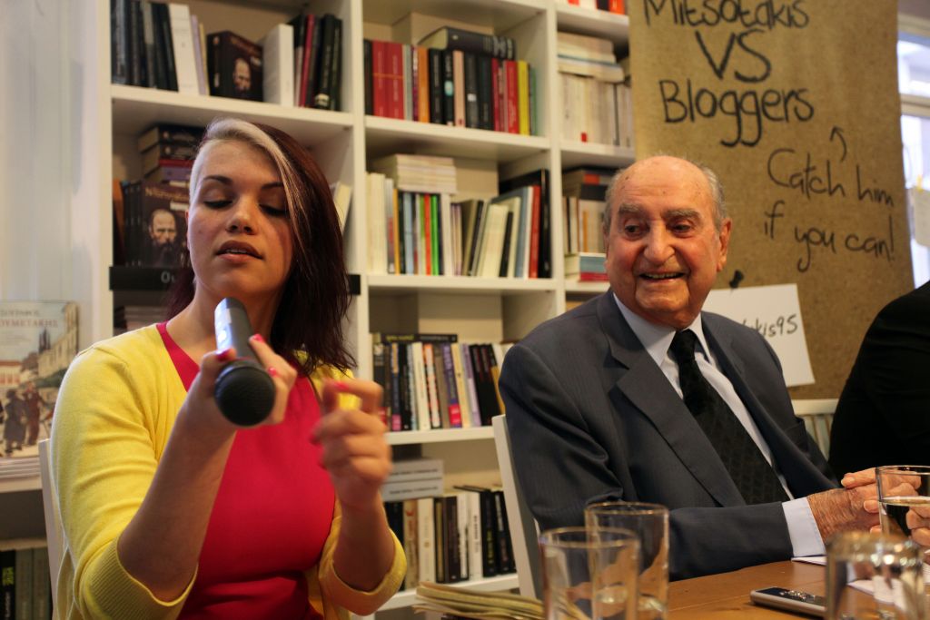 Ο Κωνσταντίνος #mitsotakis95 απέναντι στους έλληνες μπλόγκερ