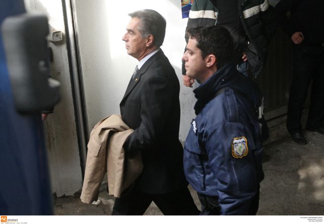 Οδοντίατρος στις φυλακές θέλει να γίνει ο Παπαγεωργόπουλος