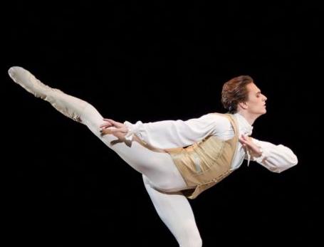 Αφαντος ξανά ο κορυφαίος χορευτής του βρετανικού βασιλικού μπαλέτου