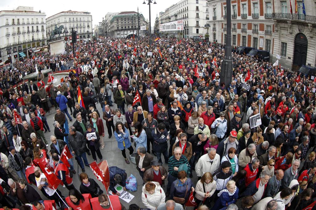 Χιλιάδες Ισπανοί διαδήλωσαν κατά της λιτότητας με αφορμή την Πρωτομαγιά