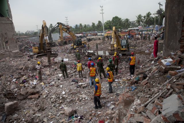 Μπανγκλαντές: Σταμάτησαν οι έρευνες στα ερείπια του Ράνα Πλάζα