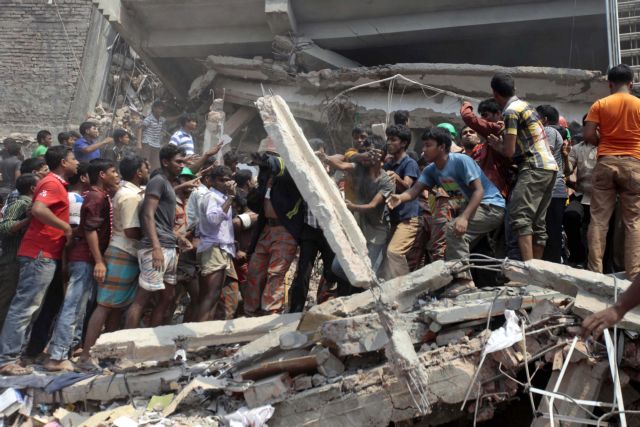 Σε 413 έχουν φτάσει οι νεκροί από την κατάρρευση κτιρίου στο Μπανγκλαντές