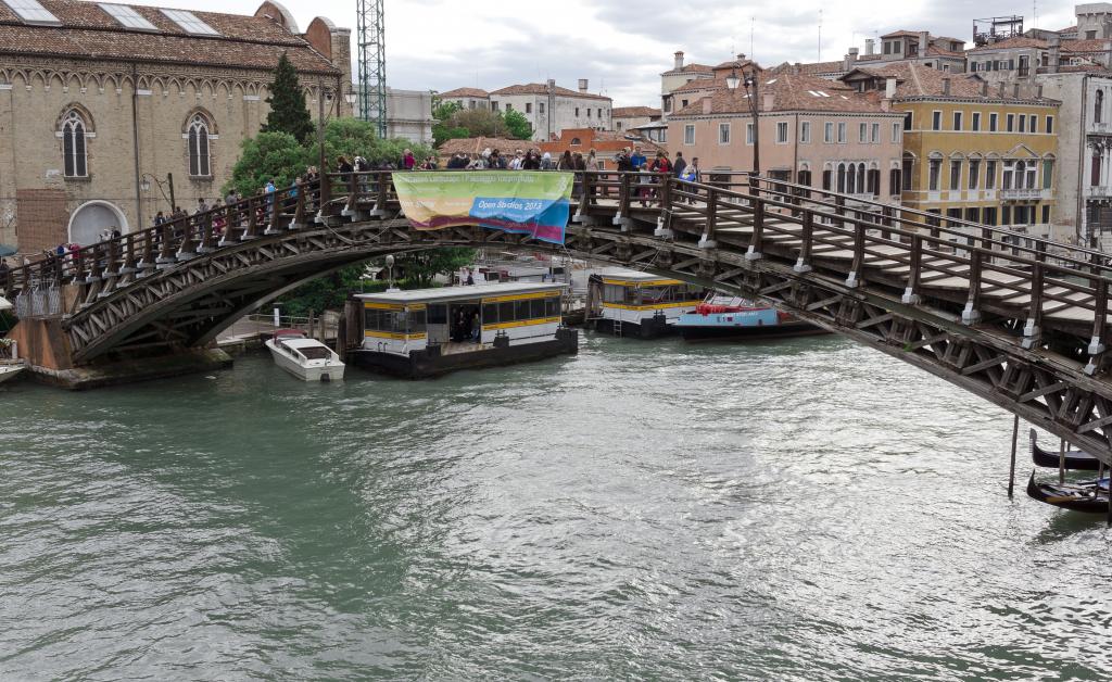 To πτώμα μιας ακρωτηριασμένης γυναίκας στη λιμνοθάλασσα της Βενετίας συγκλονίζει την Ιταλία