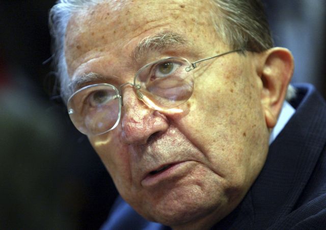 Πέθανε ο βετεράνος ιταλός πολιτικός Τζούλιο Αντρεότι