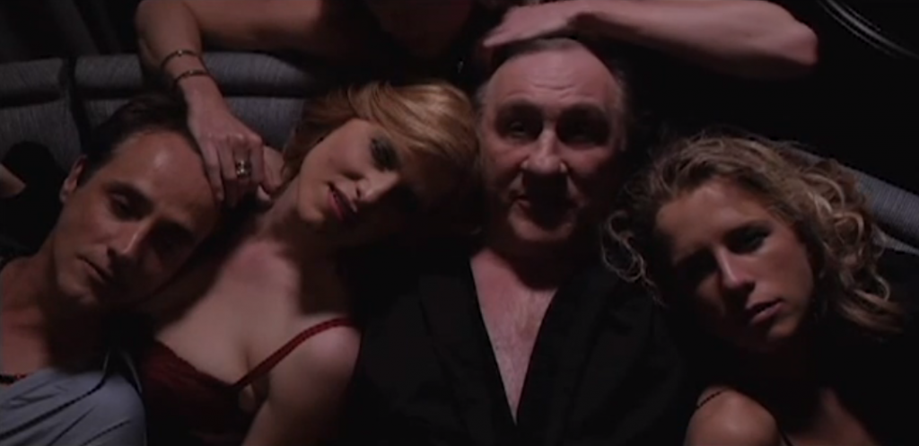 Σεξ, όργια και σκάνδαλα στο τρέιλερ της ταινίας με τον Ντεπαρτιέ σε ρόλο Ντομινίκ Στρος-Καν