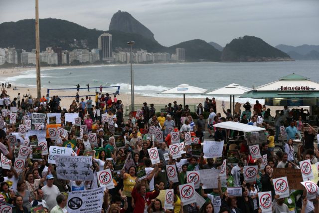 Ειρηνικές διαδηλώσεις στη Βραζιλία