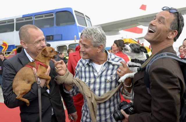 Λουγκάνις: «Ναι, παντρεύομαι τον Τζόνι»