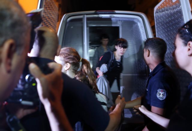 Απελευθερώθηκαν οι τρεις ευρωπαίες ακτιβίστριες της ομάδας FEMEN στην Τυνησία