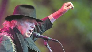 Podcast αντιεμβολιαστή «έδιωξε» τον Νιλ Γιανγκ από το Spotify