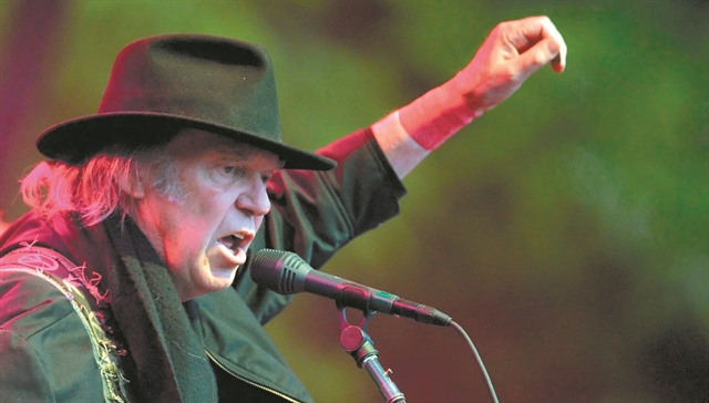 Νιλ Γιανγκ ενταντίον Ντόναλντ Τραμπ για χρήση τραγουδιών του σε ομιλία