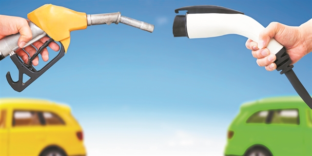 Βενζίνη και ντίζελ μονοπωλούν τις πωλήσεις