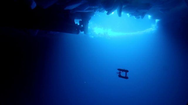 Στόλος μη επανδρωμένων υποβρύχιων ρομπότ εξερευνά τον βυθό της Μεσογείου