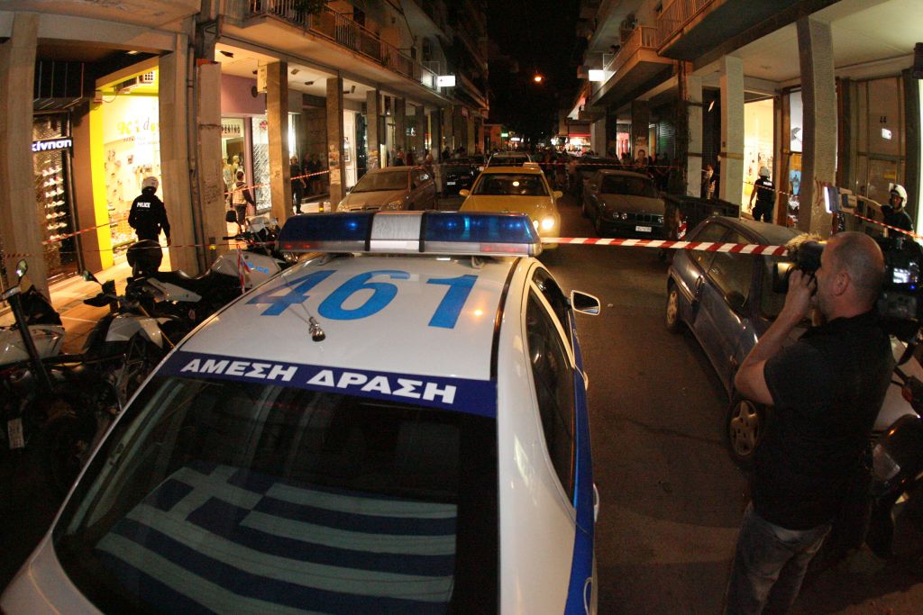 Συνέλαβαν μέλη σπείρας αλβανών κακοποιών που σκότωσαν πέρυσι με καλάσνικοφ 30χρονο στην Καισαριανή