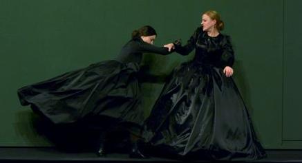 Εθνικό Θέατρο:«Ζεστός» χειμώνας με 21 παραγωγές