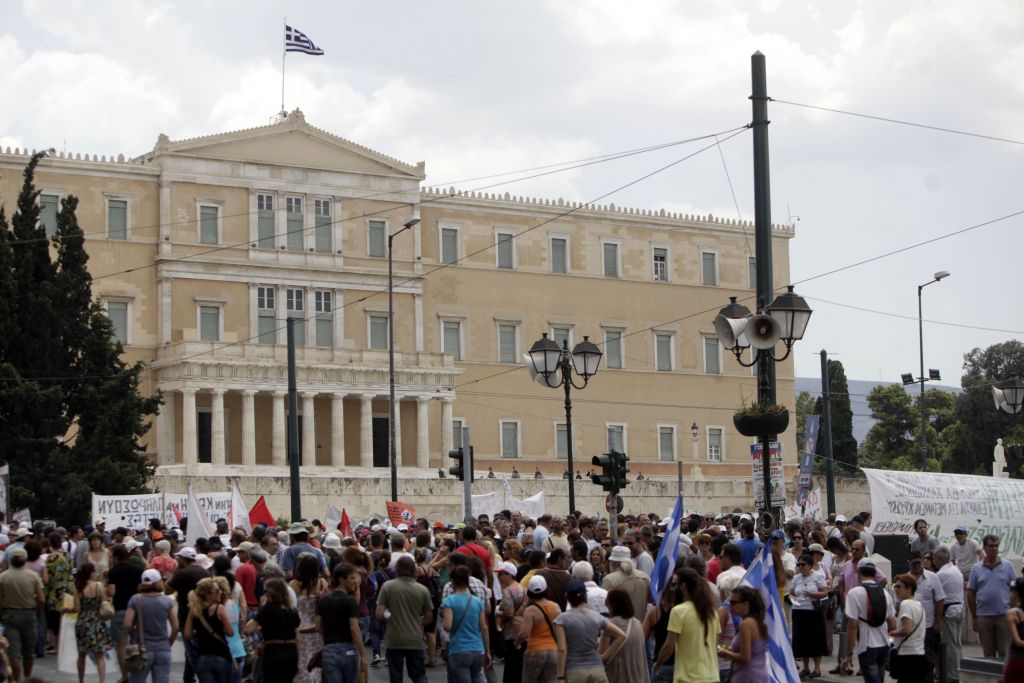 Μπλακ άουτ στο κέντρο της Αθήνας από συγκεντρώσεις ενάντια στο πολυνομοσχέδιο