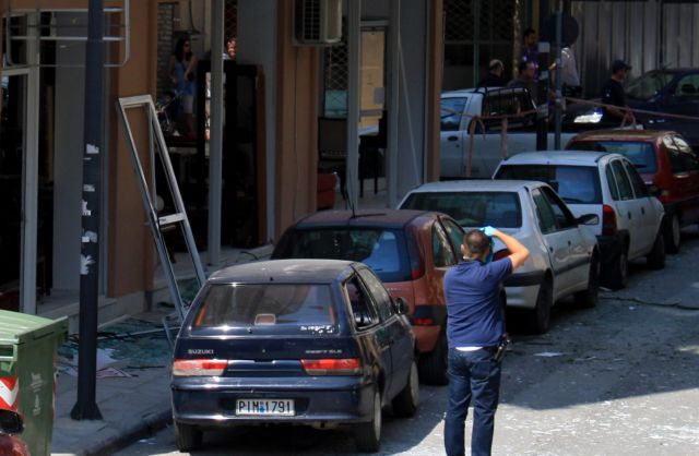 Η βόμβα στο σπίτι της εισαγγελέα στη Λάρισα ήταν παραγγελία από τη φυλακή