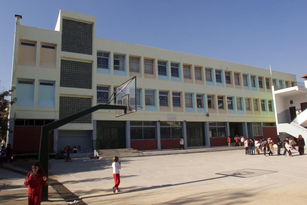 Υγιεινότερο μενού στα κυλικεία των σχολείων προωθεί το υπουργείο Υγείας