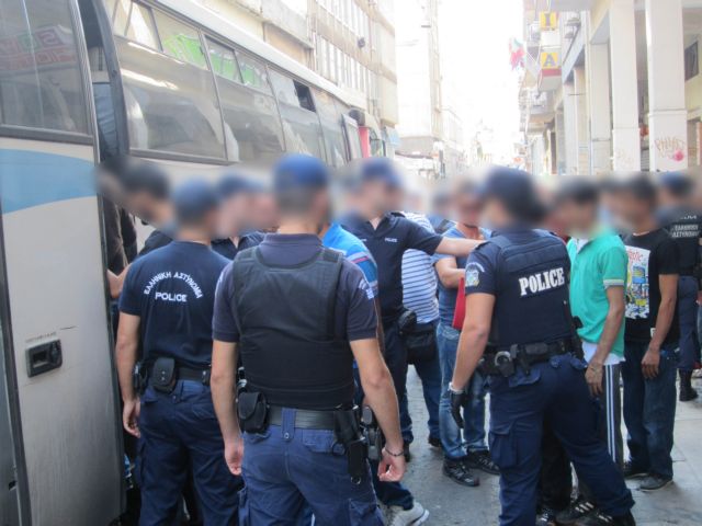 Ακόμη 706 αλλοδαποί επέστρεψαν στις χώρες καταγωγής τους τον μήνα Ιούλιο | tanea.gr Ακόμη 706 αλλοδαποί επέστρεψαν στις χώρες καταγωγής τους τον μήνα Ιούλιο | tanea.gr