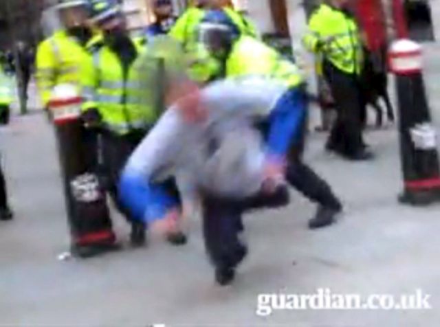 Η αστυνομία του Λονδίνου ζητεί συγγνώμη και αποζημιώνει την οικογένεια νεκρού εφημεριδοπώλη