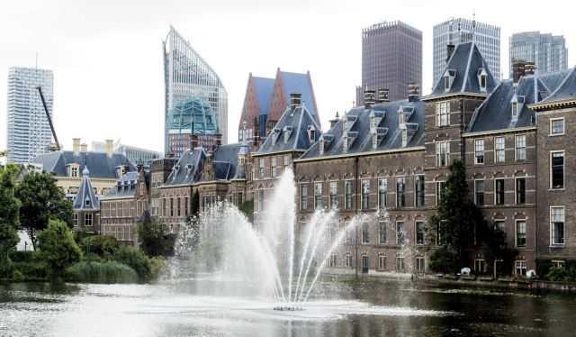 Οι «Απόστολοι της λιτότητας» Ολλανδοί βιώνουν τώρα την ύφεση
