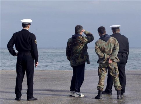 Δύο άνδρες εντοπίστηκαν νεκροί τα ξημερώματα στο λιμάνι του Πειραιά