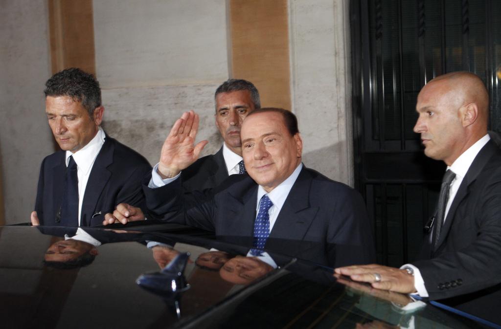 Πολιτικός «σεισμός» στην Ιταλία με παραιτήσεις μελών του κόμματος του Μπερλουσκόνι